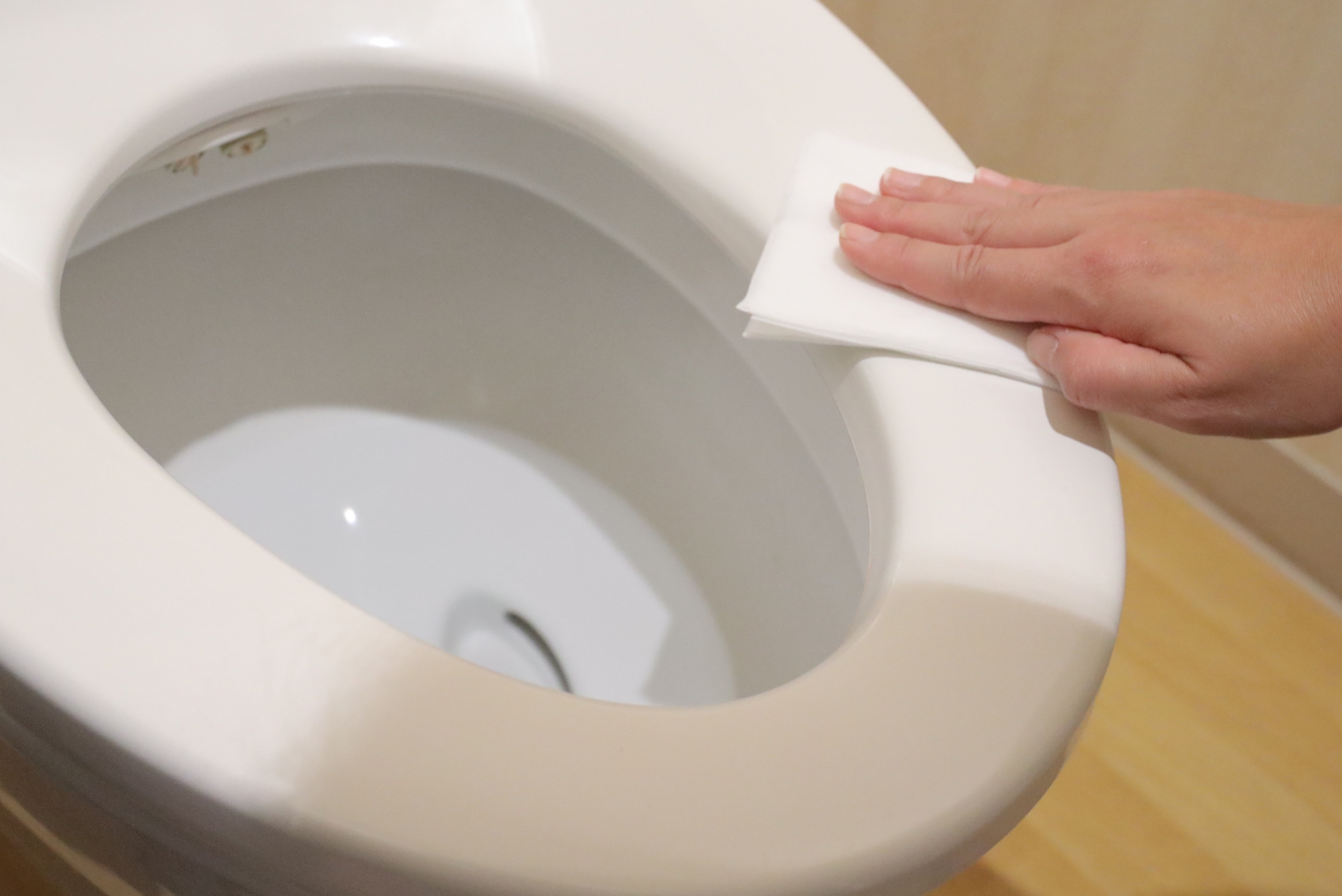 尿石落としをしないとトイレの排水管が詰まることも！？｜水道修理ルート